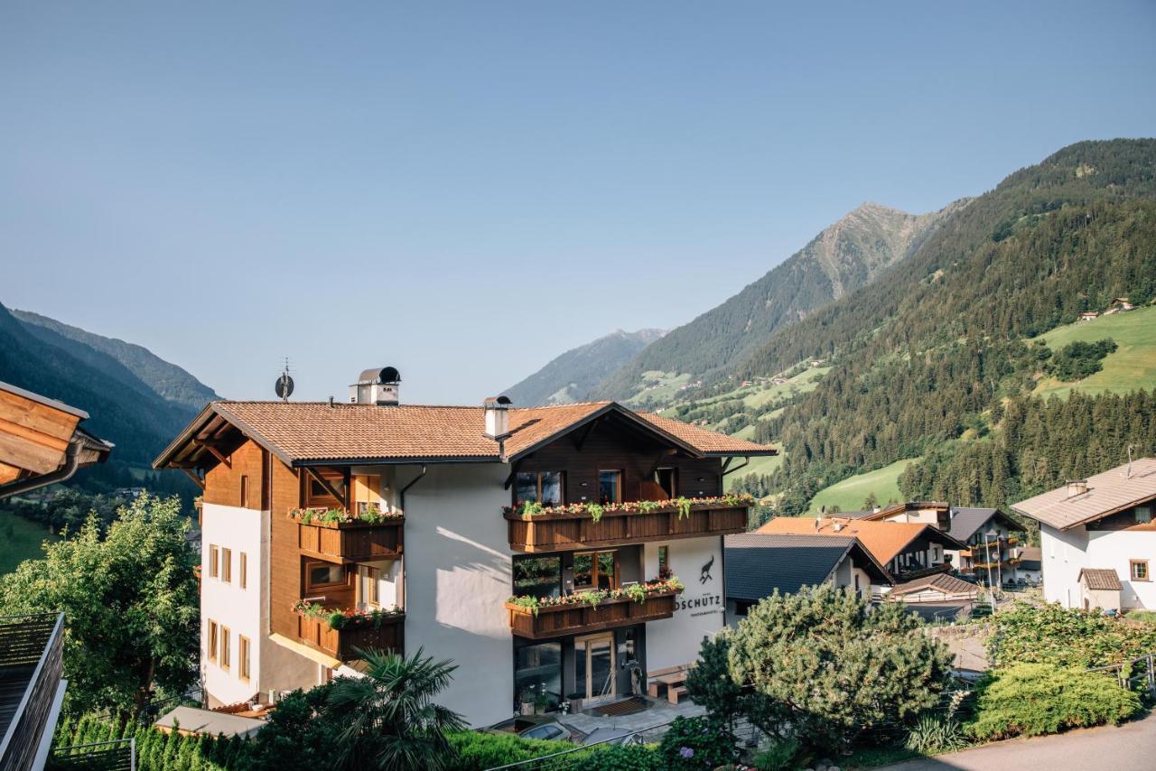 Hotel Wildschuetz San Leonardo in Passiria Esterno foto