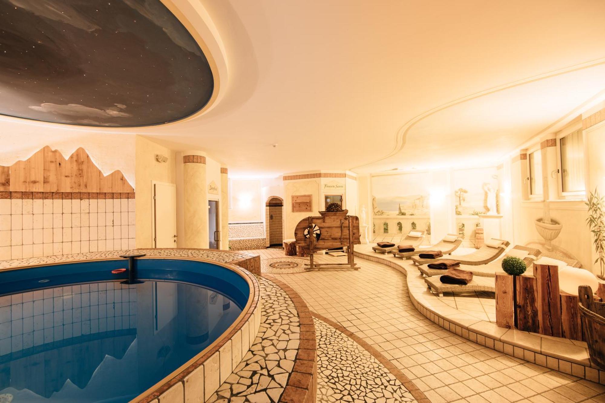 Hotel Wildschuetz San Leonardo in Passiria Esterno foto