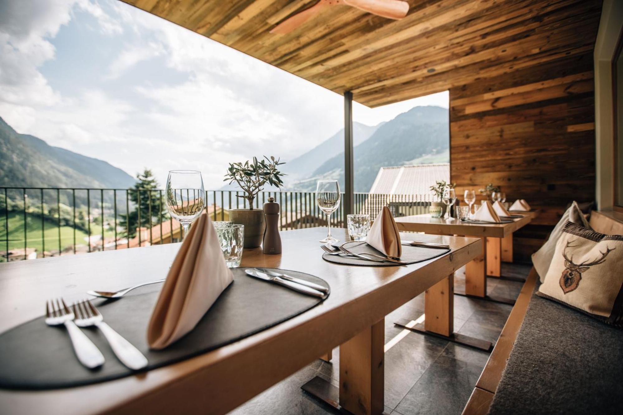 Hotel Wildschuetz San Leonardo in Passiria Esterno foto