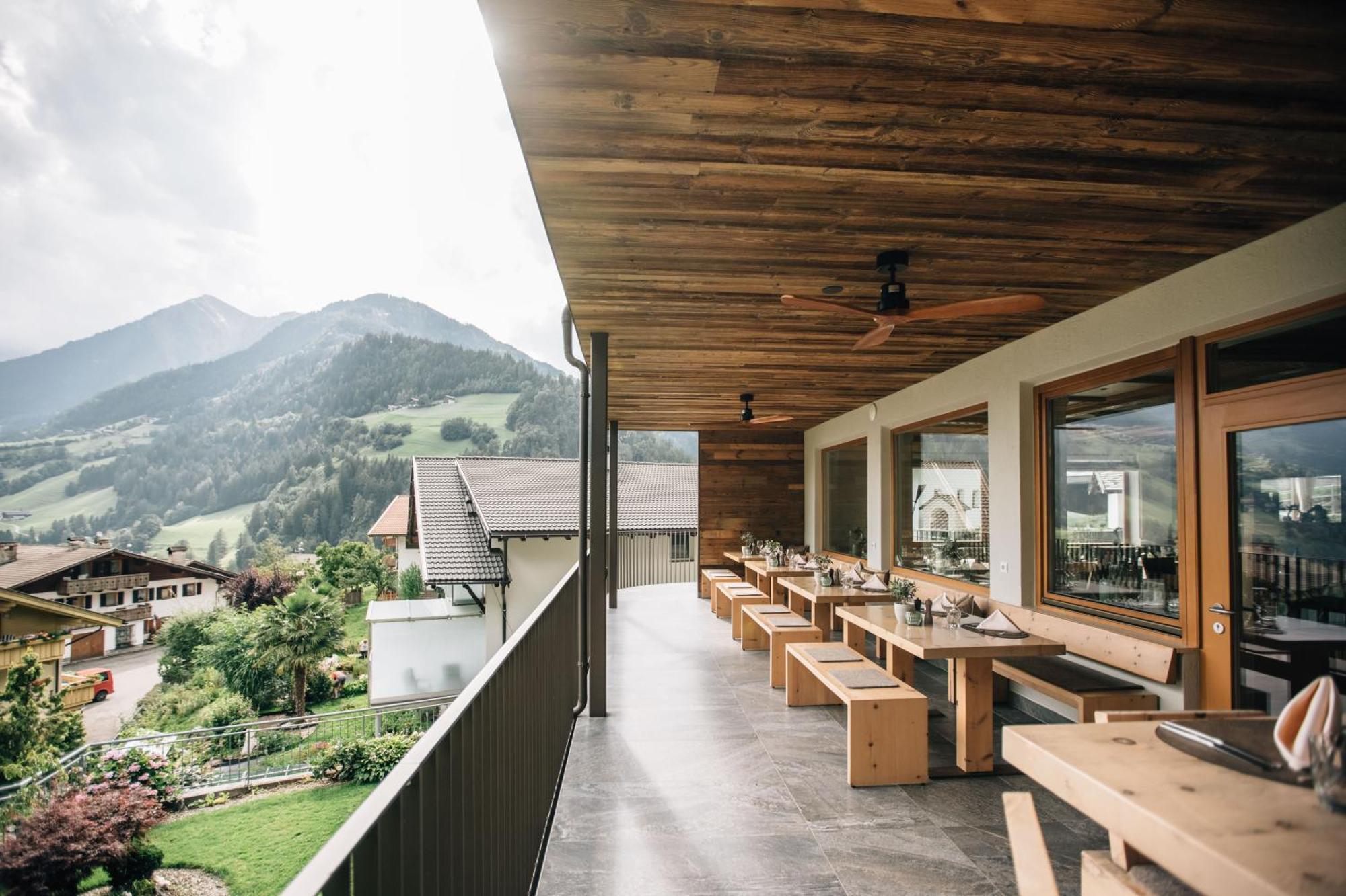 Hotel Wildschuetz San Leonardo in Passiria Esterno foto