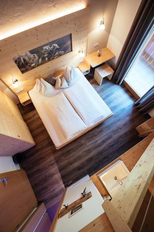 Hotel Wildschuetz San Leonardo in Passiria Esterno foto
