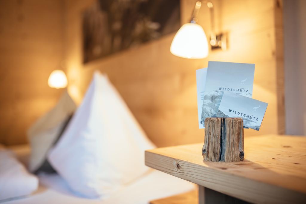 Hotel Wildschuetz San Leonardo in Passiria Esterno foto