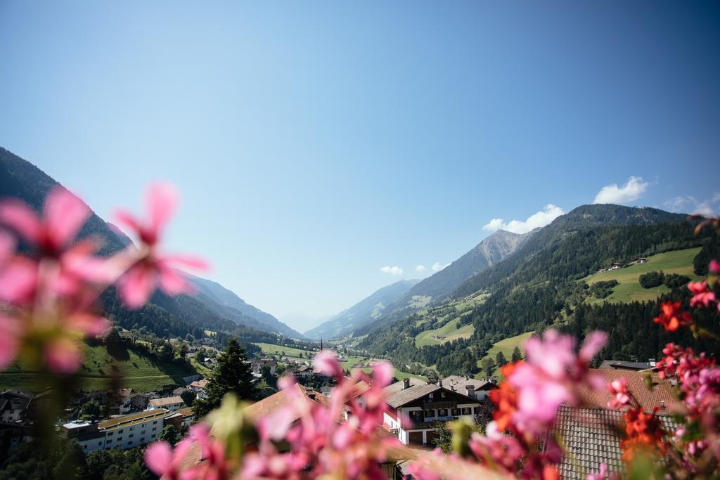 Hotel Wildschuetz San Leonardo in Passiria Esterno foto