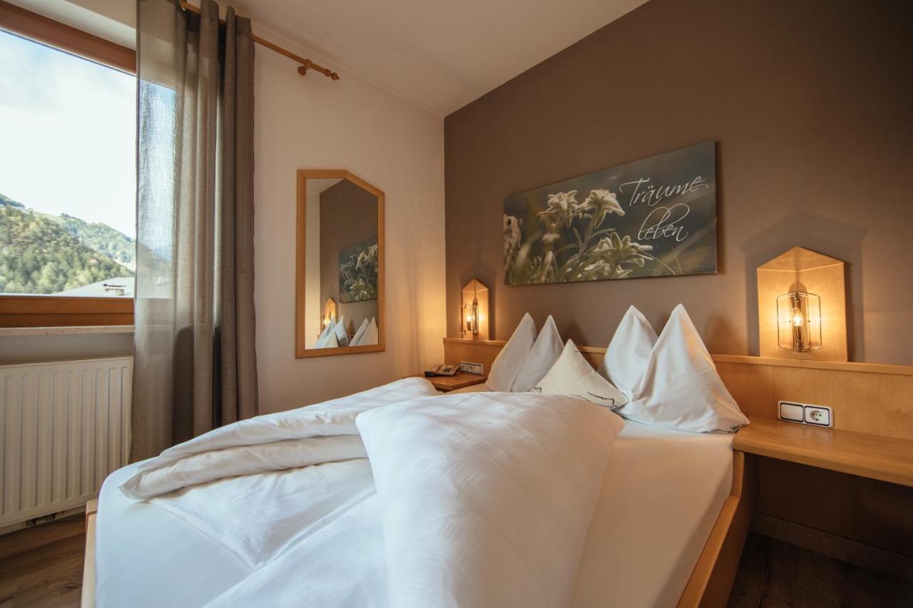 Hotel Wildschuetz San Leonardo in Passiria Esterno foto